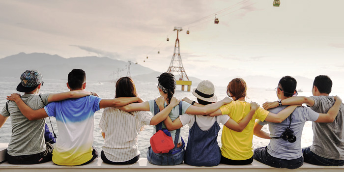 人(ren)才(cai)爲(wei)先(xian)、分(fēn)享成(cheng)功